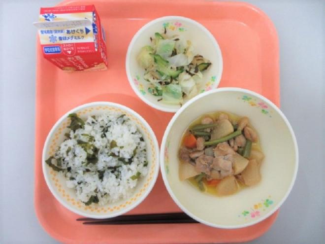 給食の写真