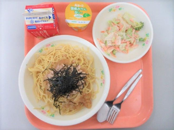 給食の写真