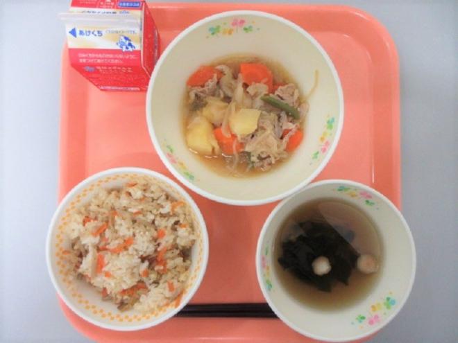 給食の写真