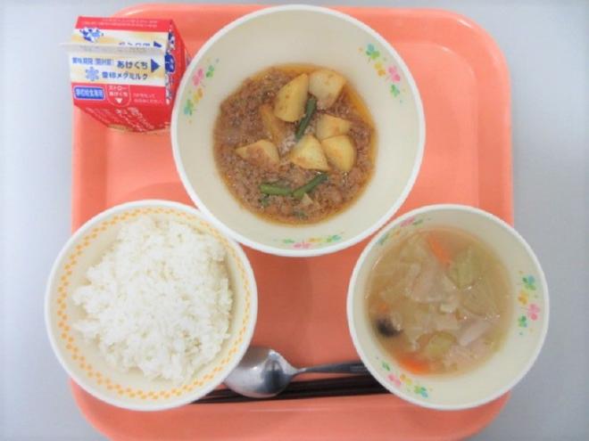 給食の写真