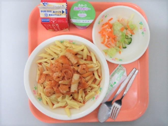 給食の写真