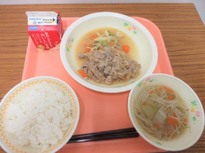 給食の写真