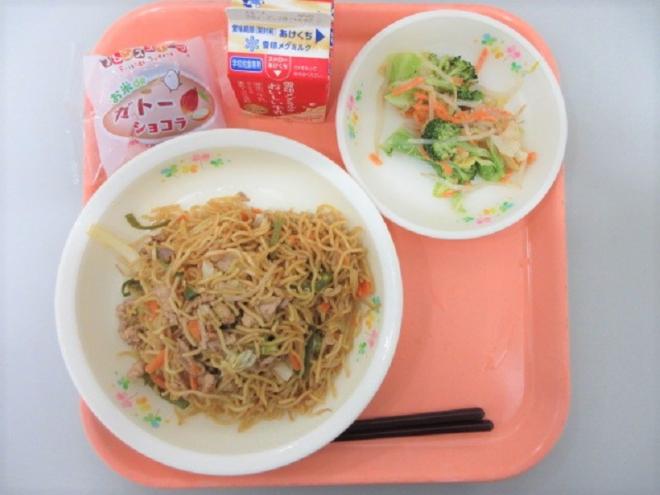 給食の写真