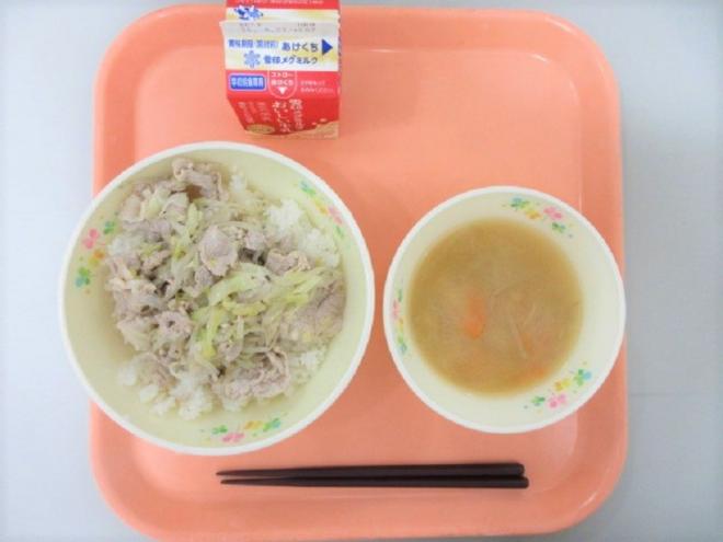 給食の写真