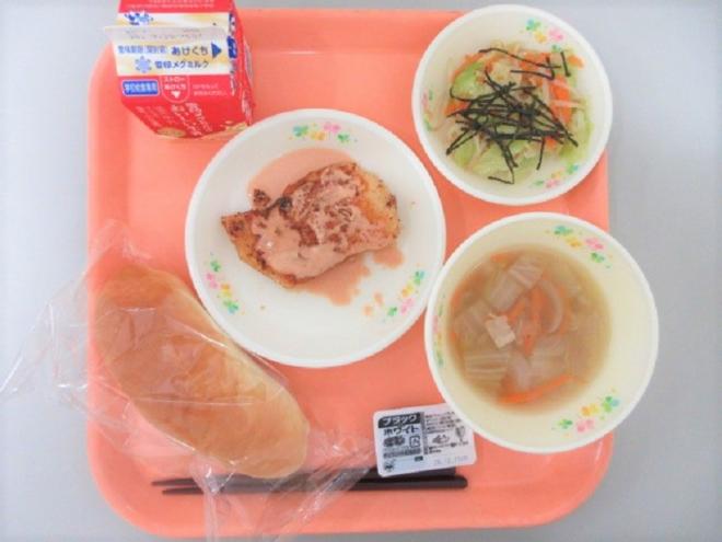 給食の写真