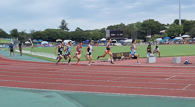 男子800mでの1週目400m通過地点