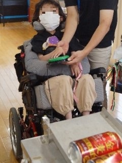 空き缶つぶし