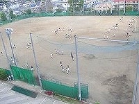 広いグラウンドの写真