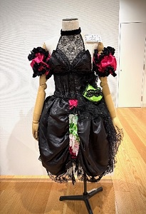 定通作品展「毒」