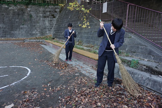 令和7年度地域清掃の様子2