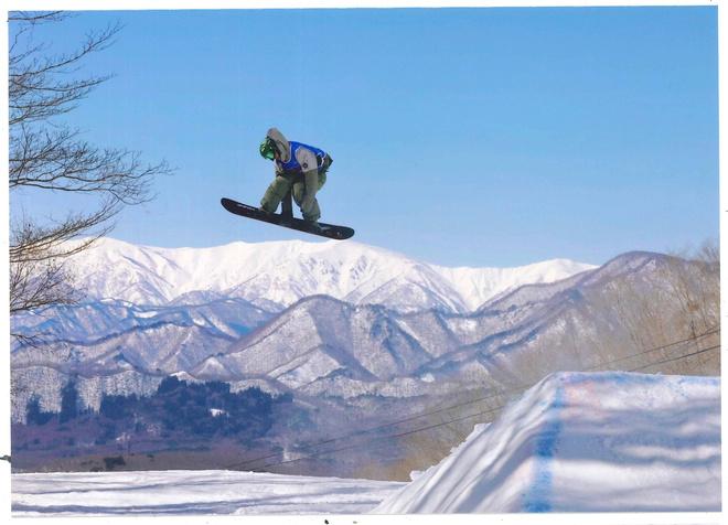 3年生加藤蓮さんがスノーボードでプロ資格を取りました3