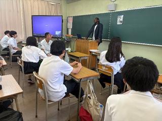 星野ルネさんを招いて多文化教育講演会を実施しました5