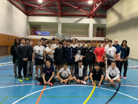 東京横浜ドイツ学園とバレーボール交流を実施しました。4