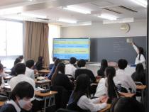 電子黒板を使用した授業風景1