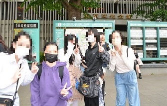2学年遠足写真7文化会館2