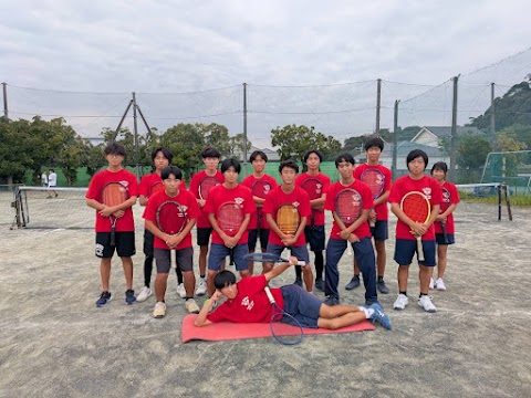 r8tennis